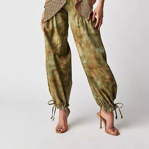 OH, DID YOU ASK ABOUT MY PANTS! We The Free Lotus Tie-Dye Jeans